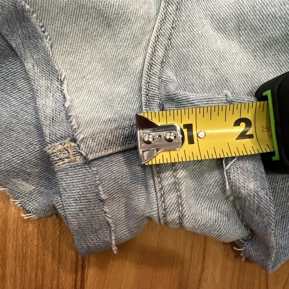 NWT Wild Fable Denim Shorts Light Wash Highest-Rise Cheeky Women's 12 / 31” - Picture 5 of 9